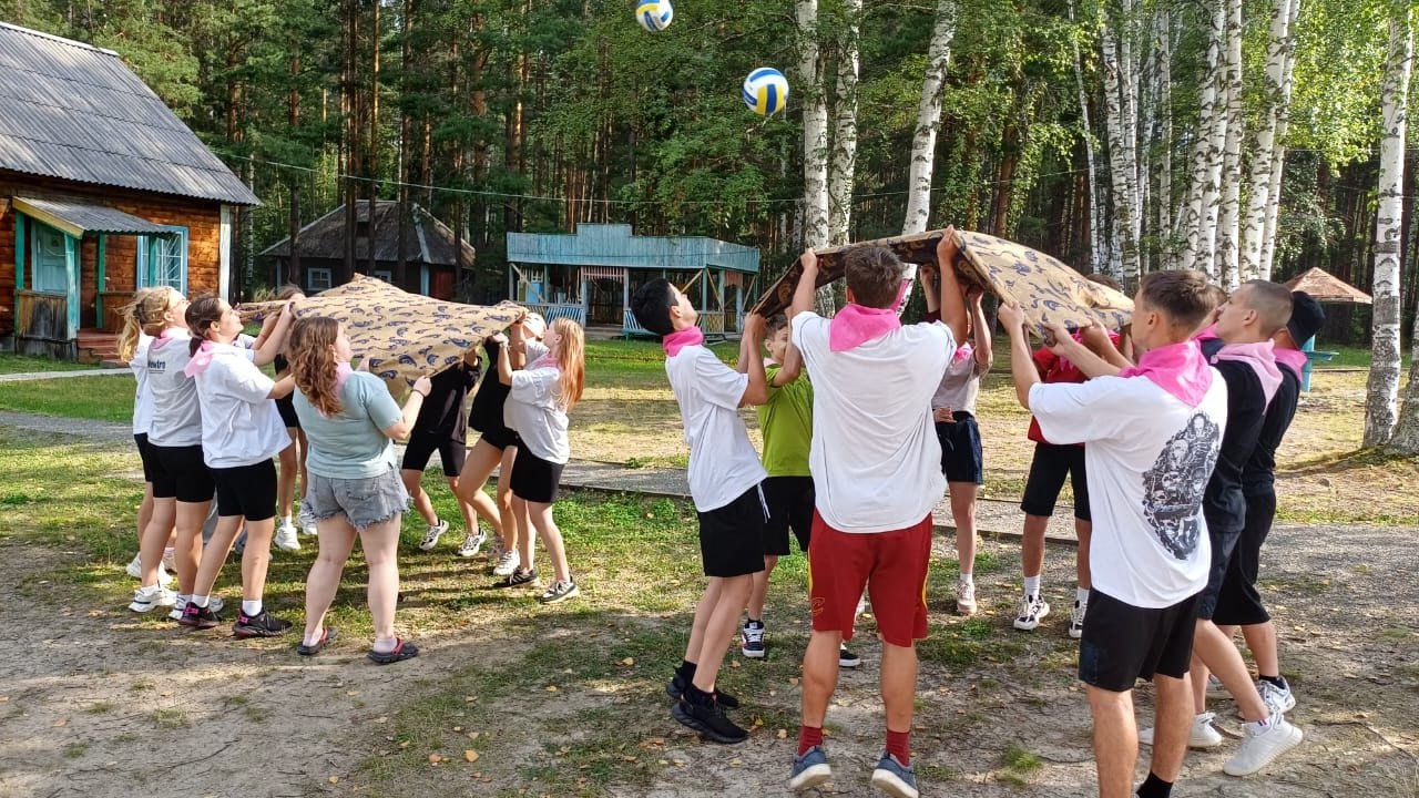Денис Паслер расширил программу «Уральские каникулы» для оздоровления детей